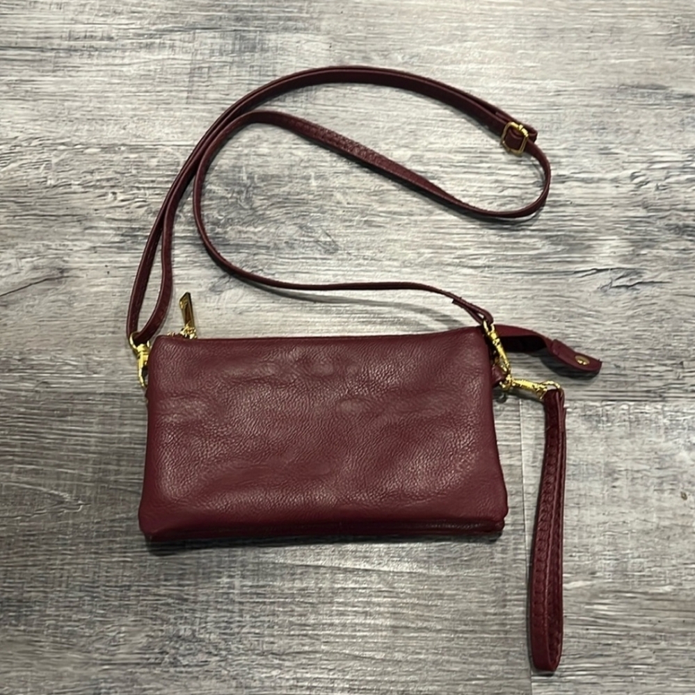 Travel mini crossbody in maroon